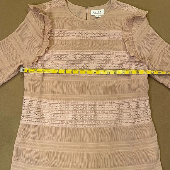 Velvet by Graham & Spencer Anthropologie Ruffle Lace Blouse Size Medium - Picture 9 of 11